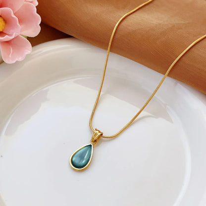 Collar con colgante de lágrimas del Océano Azul